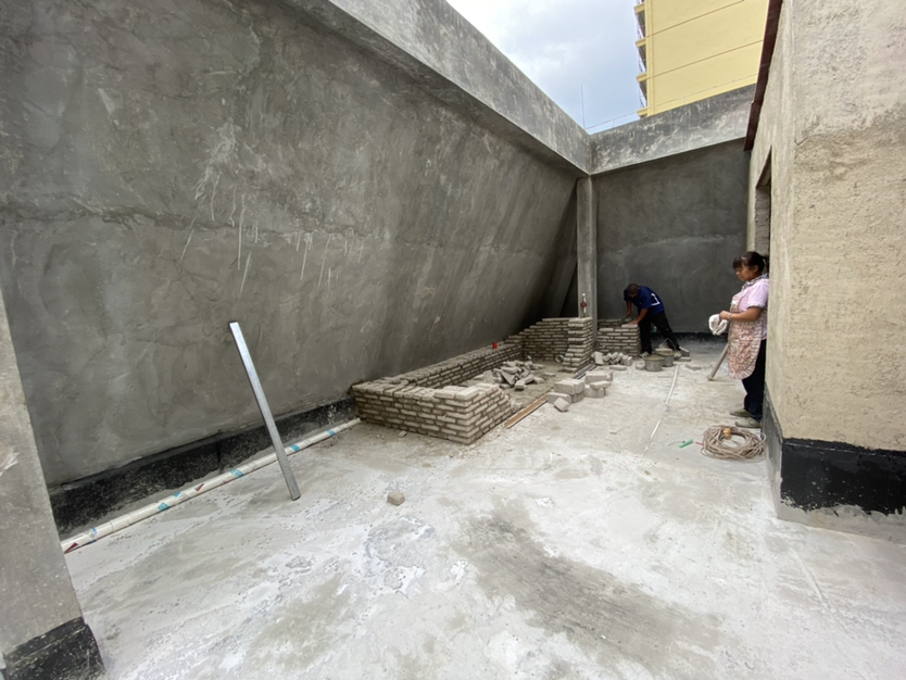 漯河水族馆正在修建锦鲤鱼池因为承重有点忐忑 狗仔（招财猫)鱼苗 第1张