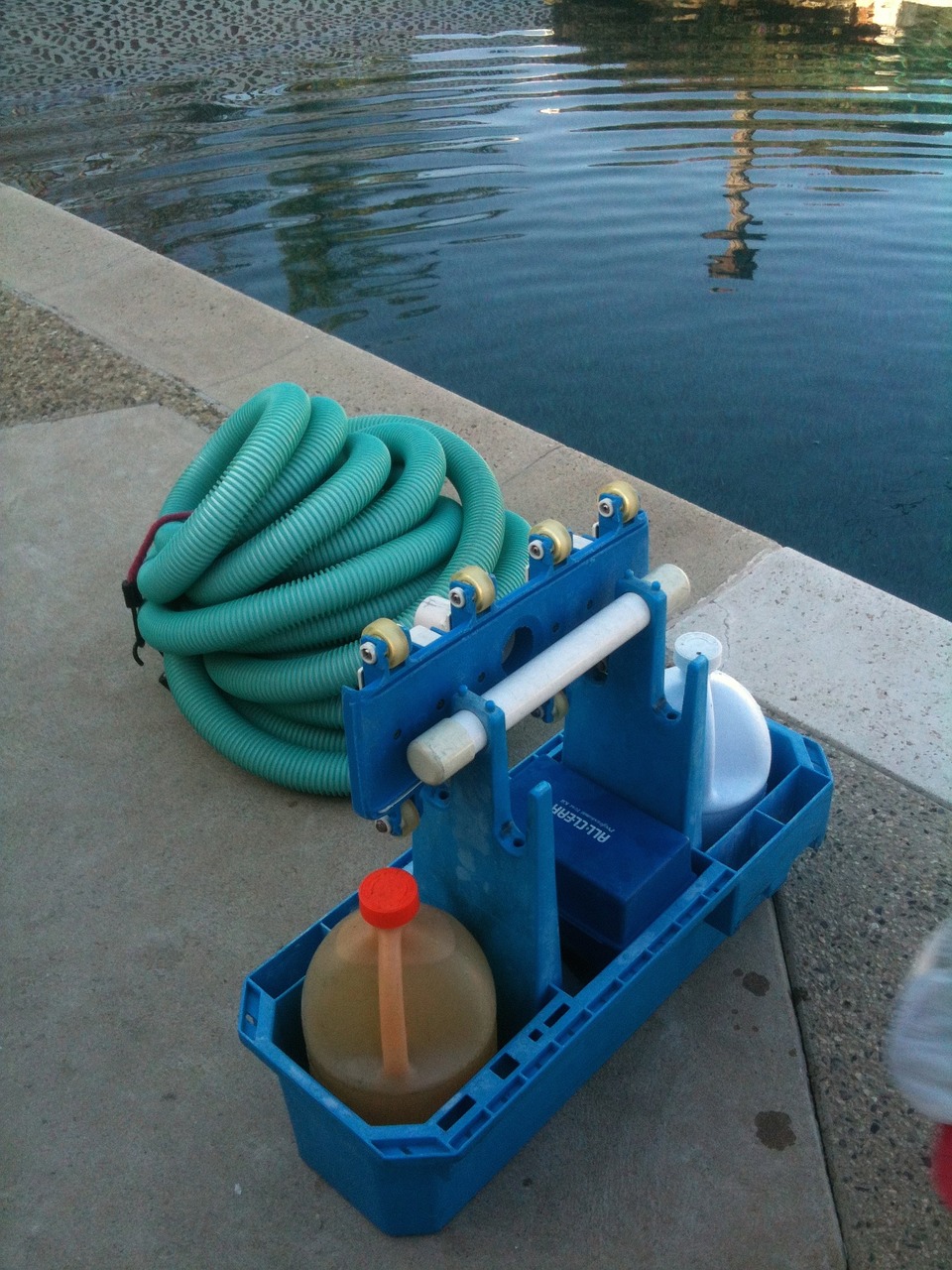 鱼缸水泵怎么拆开清理 （鱼缸水泵怎么拆开清理视频）
