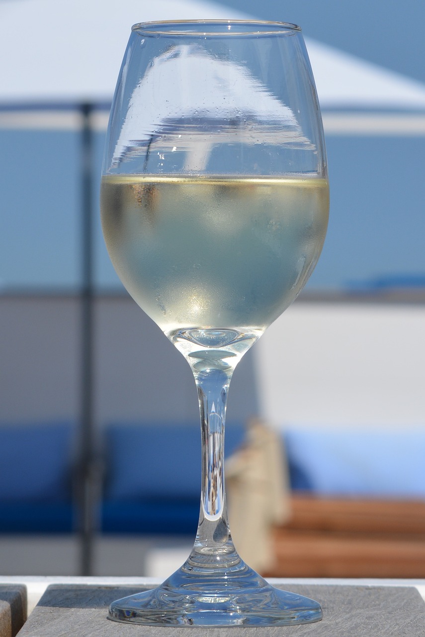 鱼缸超白和浮法玻璃的区别图片（超白和浮法鱼缸对比） 黄金达摩鱼 第2张